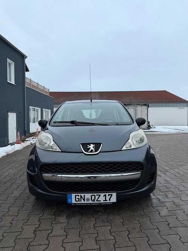 Gebraucht Peugeot 107 75 PS (55 kW) 2009 Schwarz Kleinwagen