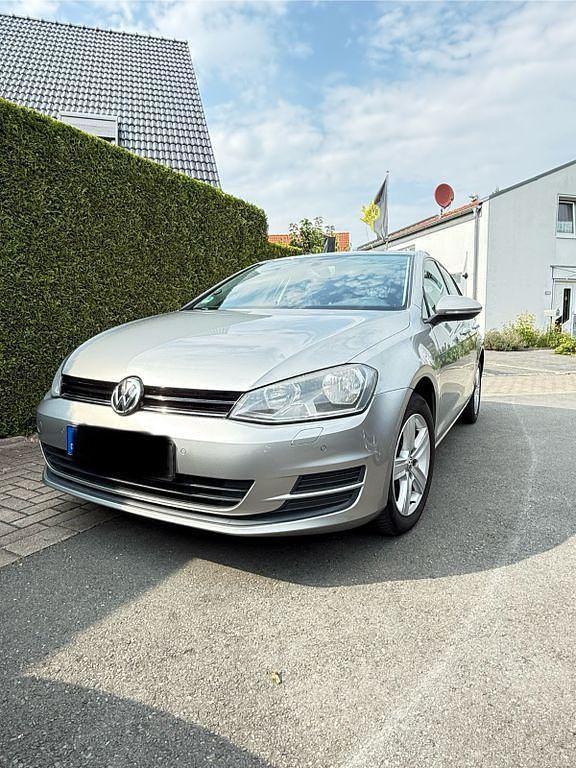 Silber Gebraucht 2014 VW Golf VII Comfortline Limousine | 8.500 € (Guter Preis) - Bild 1/4