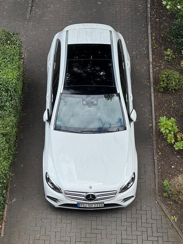 Weiß Gebraucht 2018 Mercedes GLC300 SUV | 29.650 € (Superpreis) - Bild 1/1