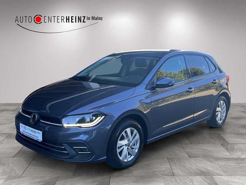 Rauchgrau metallic Gebraucht 2024 VW Polo Style Limousine | 20.900 € (Fairer Preis) - Bild 1/4