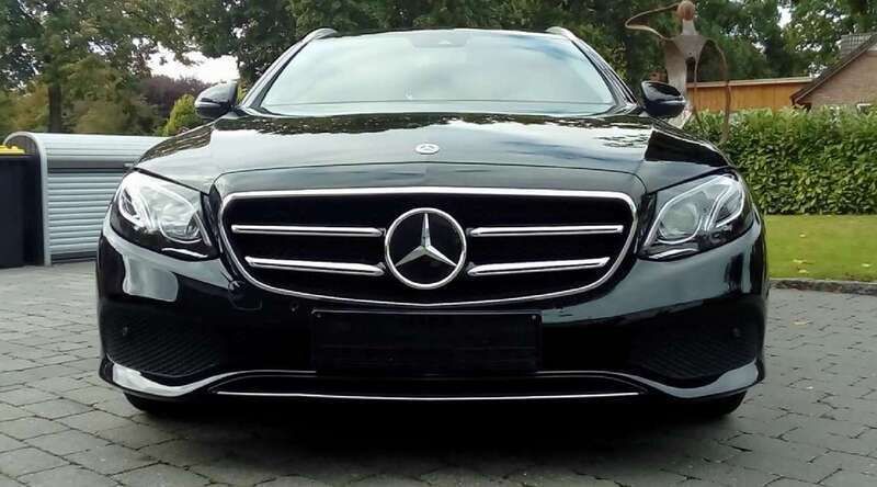 Schwarz Gebraucht 2019 Mercedes E220 Avantgarde Kombi | 18.700 € - Bild 1/4