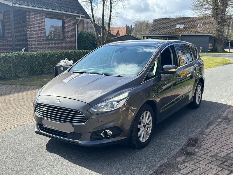 Gebraucht Ford S-MAX Titanium 180 PS (132 kW) 2018 Grau Van / Kleinbus