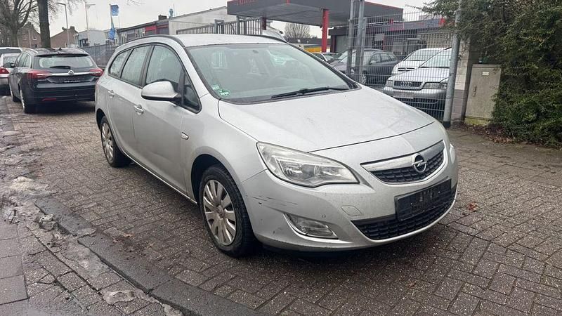 Gebraucht Opel Astra Selection 110 PS (80 kW) 2012 Silber Kombi