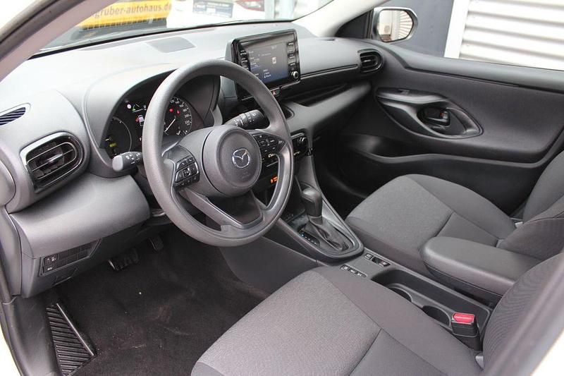 Usado Mazda 2 92 HP (67 kW) 2023 Branco Sedan