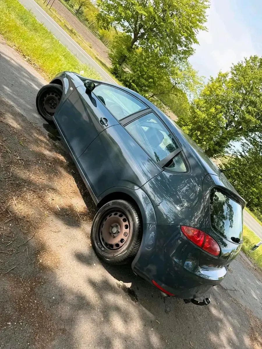 Gebraucht Seat Leon 105 PS (77 kW) 2009 Grau Kleinwagen