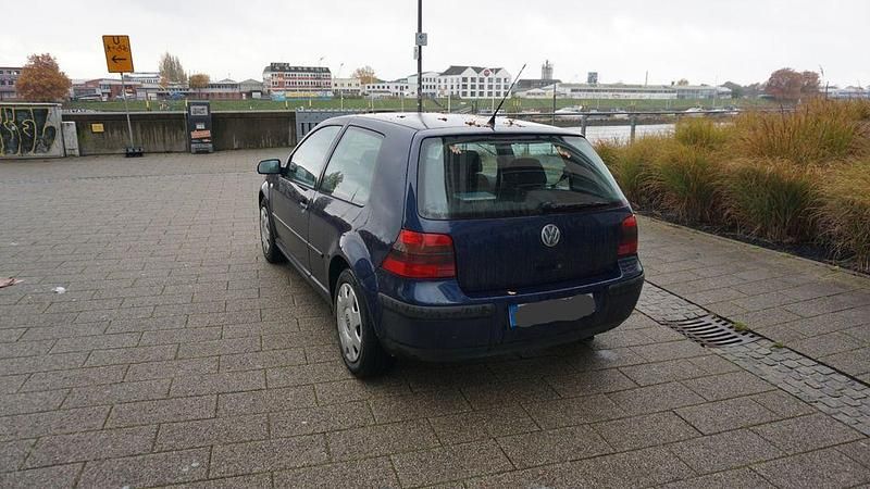 Gebraucht VW Golf IV Edition 75 PS (55 kW) 2000 Blau Limousine