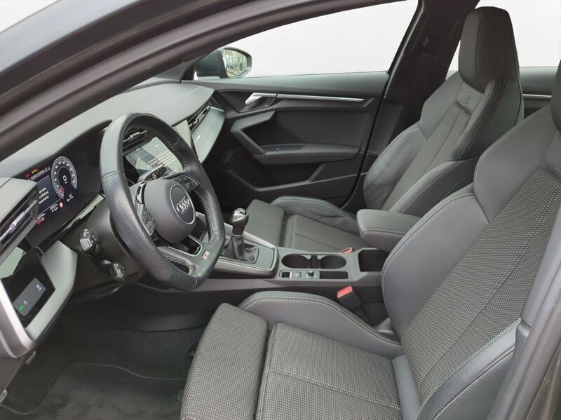 Gebraucht Audi A3 S-Line 150 PS (110 kW) 2022 Daytonagrau perleff. Limousine