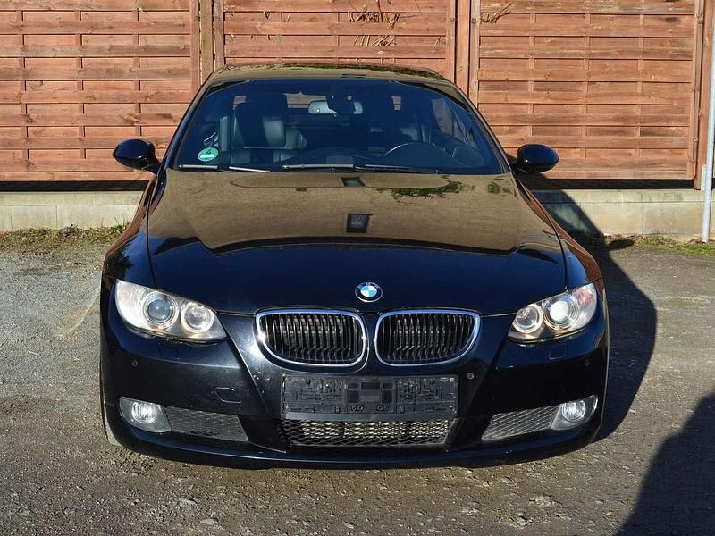 Gebraucht BMW 320 Cabriolet 177 PS (130 kW) 2009 Black sapphire metallic Cabrio