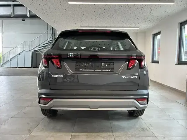 Neu Hyundai Tucson Select 150 PS (110 kW) 2026 Ecotronic grey SUV