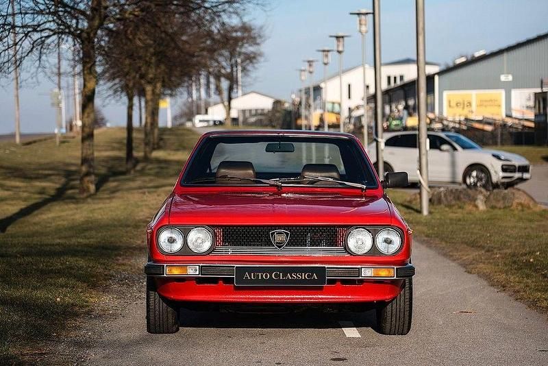 Second-hand Lancia Beta 135 CP (99 kW) 1978 Roșu Cabrio