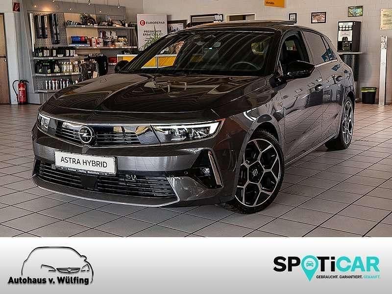 Silber Gebraucht 2023 Opel Astra GS Line Limousine | 29.450 € (Fairer Preis) - Bild 1/4