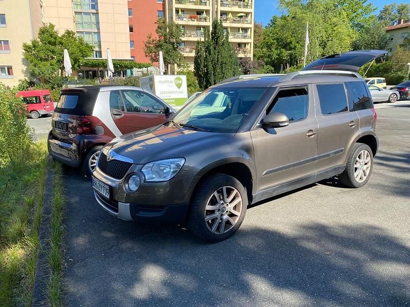 Braun Gebraucht 2012 Skoda Yeti Ambition SUV | 4.300 € (Guter Preis) - Bild 1/4