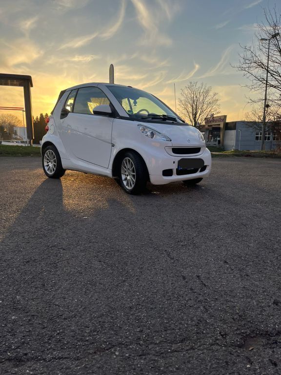 Weiß Gebraucht 2012 Smart ForTwo Cabrio Cabrio | 7.550 € (Etwas zu teuer) - Bild 1/4