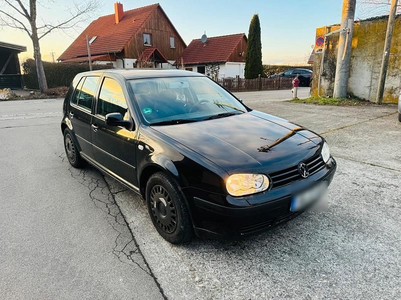 Gebraucht VW Golf IV 75 PS (55 kW) 2002 Schwarz Kleinwagen