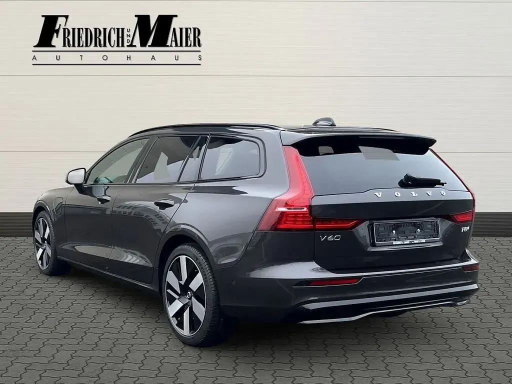 Gebraucht Volvo V60 Plus 455 PS (334 kW) 2025 Grau Kombi