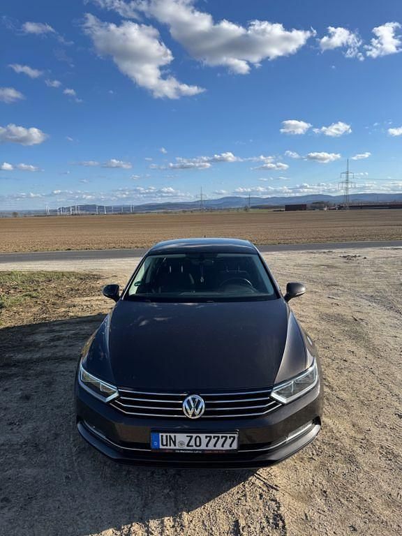 Gebraucht VW Passat Comfortline 150 PS (110 kW) 2016 Braun Limousine