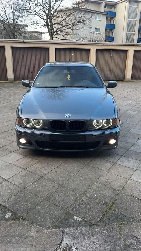 Blau Gebraucht 2001 BMW 530 Kombi | 1.800 € (Guter Preis) - Bild 1/4