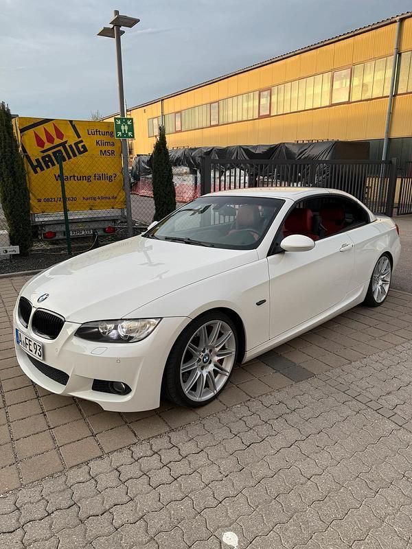 Weiß Gebraucht 2009 BMW 335 Cabriolet Comfort Edition Cabrio | 28.900 € - Bild 1/4