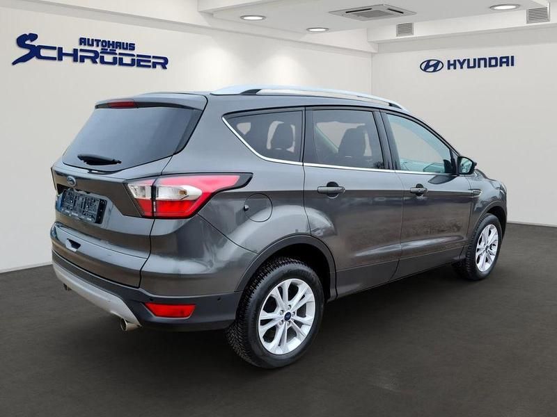 Gebraucht Ford Kuga Titanium 150 PS (110 kW) 2019 Metallic) (grau SUV