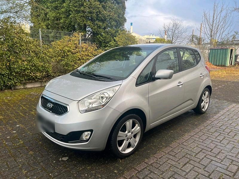 Gebraucht Kia Venga 90 PS (66 kW) 2013 Grau Kleinwagen