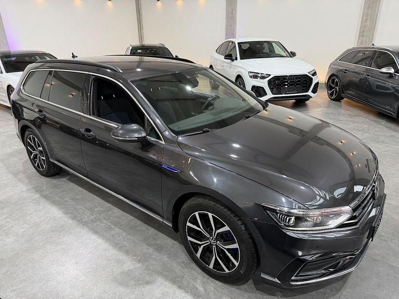 Gebraucht VW Passat IQ Drive 156 PS (114 kW) 2022 Grau Kombi