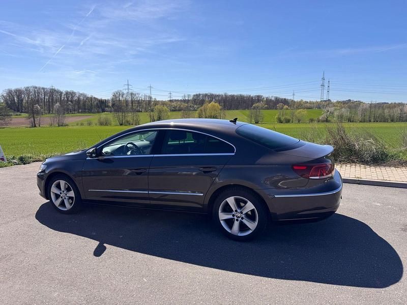 Usado VW CC 140 HP (102 kW) 2014 Castanho Sedan