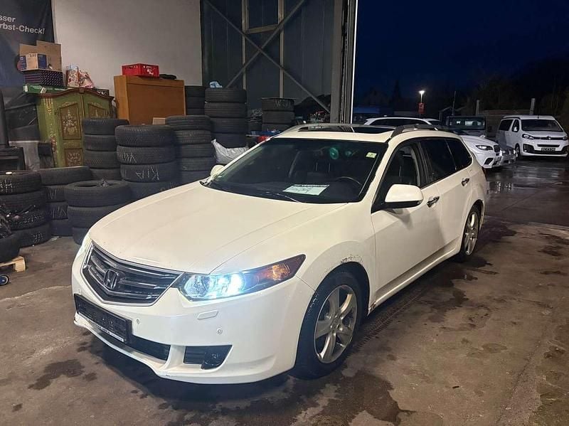 Premium white p. Gebraucht 2006 Honda Accord Executive Kombi | 1.400 € (Fairer Preis) - Bild 1/4