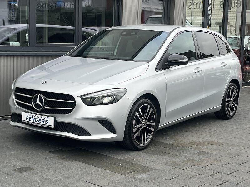 Silber Gebraucht 2019 Mercedes B200 Progressive Van / Kleinbus | 24.890 € (Fairer Preis) - Bild 1/4