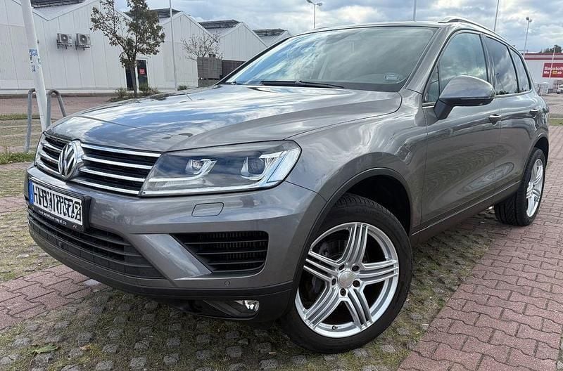Grau Gebraucht 2015 VW Touareg Terrain Tech SUV | 21.499 € (Superpreis) - Bild 1/4