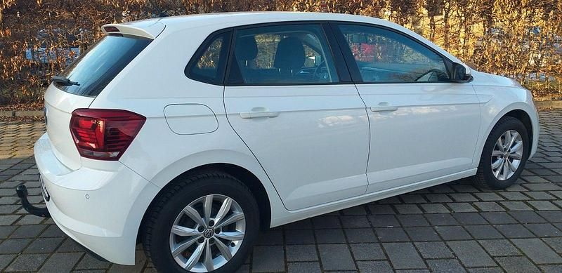 Gebraucht VW Polo Highline 95 PS (69 kW) 2018 Weiß Kleinwagen
