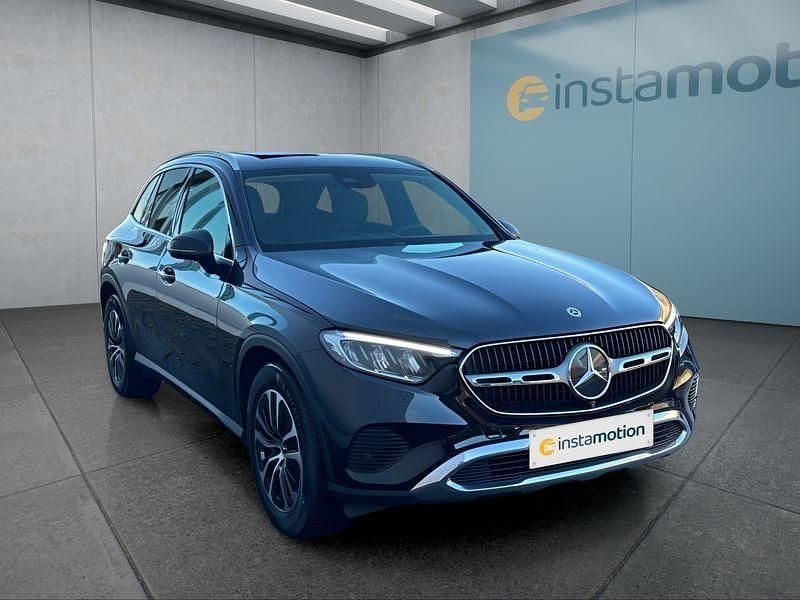 Gebraucht Mercedes GLC220 197 PS (144 kW) 2024 Schwarz SUV