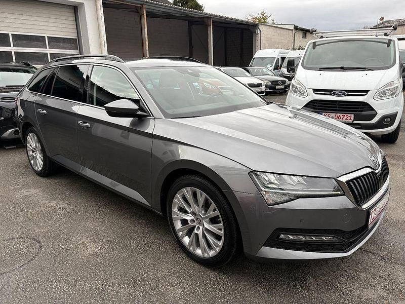 Gebraucht Skoda Superb 200 PS (147 kW) 2022 Grau Kombi