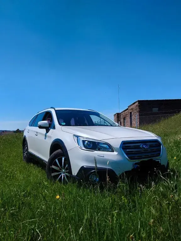 Gebraucht Subaru Outback Active 150 PS (110 kW) 2015 Weiß Kombi