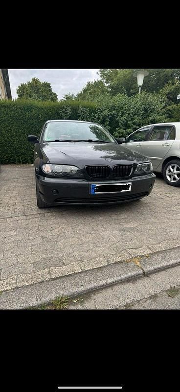 Schwarz Gebraucht 2002 BMW 320 Limousine | 3.399 € (Fairer Preis) - Bild 1/4