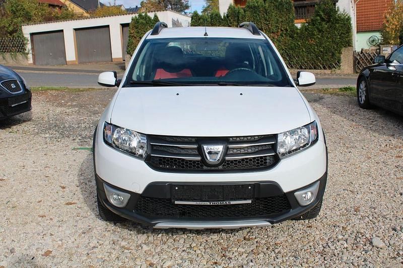 Weiß Gebraucht 2016 Dacia Sandero Prestige Kleinwagen | 5.600 € (Guter Preis) - Bild 1/4