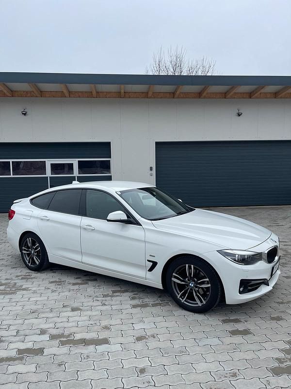 Weiß Gebraucht 2016 BMW 320 Gran Turismo Sport Line Limousine | 15.500 € (Fairer Preis) - Bild 1/4