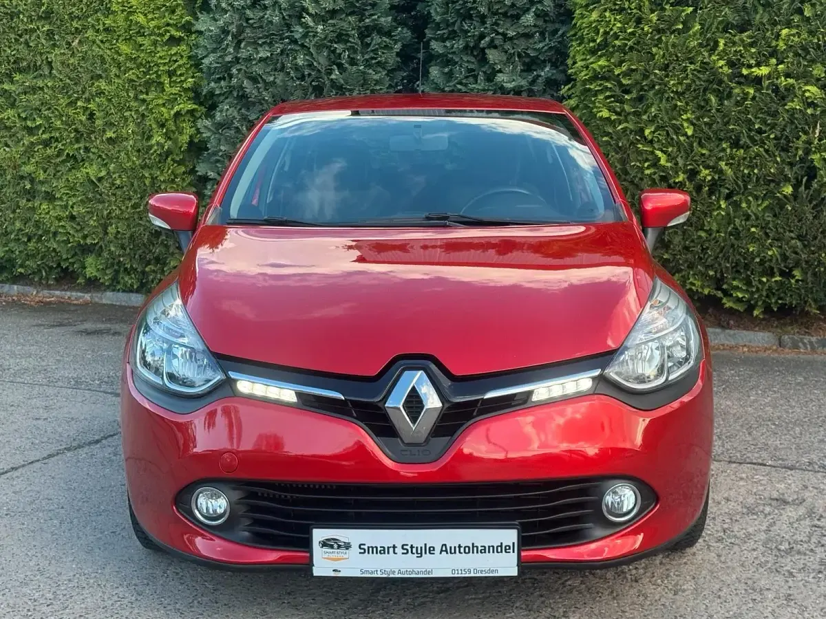 Gebraucht Renault Clio 90 PS (66 kW) 2015 Rot Kleinwagen