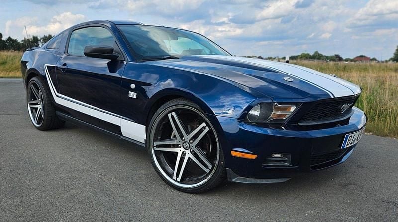 Blau Gebraucht 2010 Ford Mustang Coupé | 8.450 € (Superpreis) - Bild 1/4