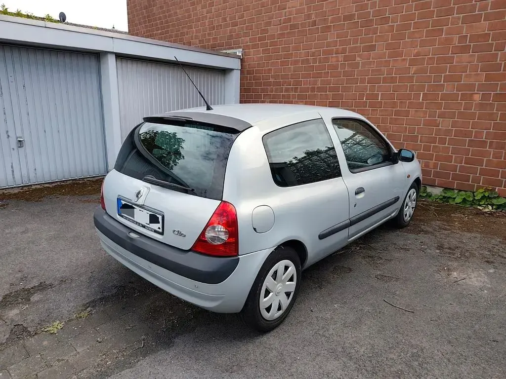 Gebraucht Renault Clio II Dynamique 98 PS (72 kW) 2003 Grau Limousine