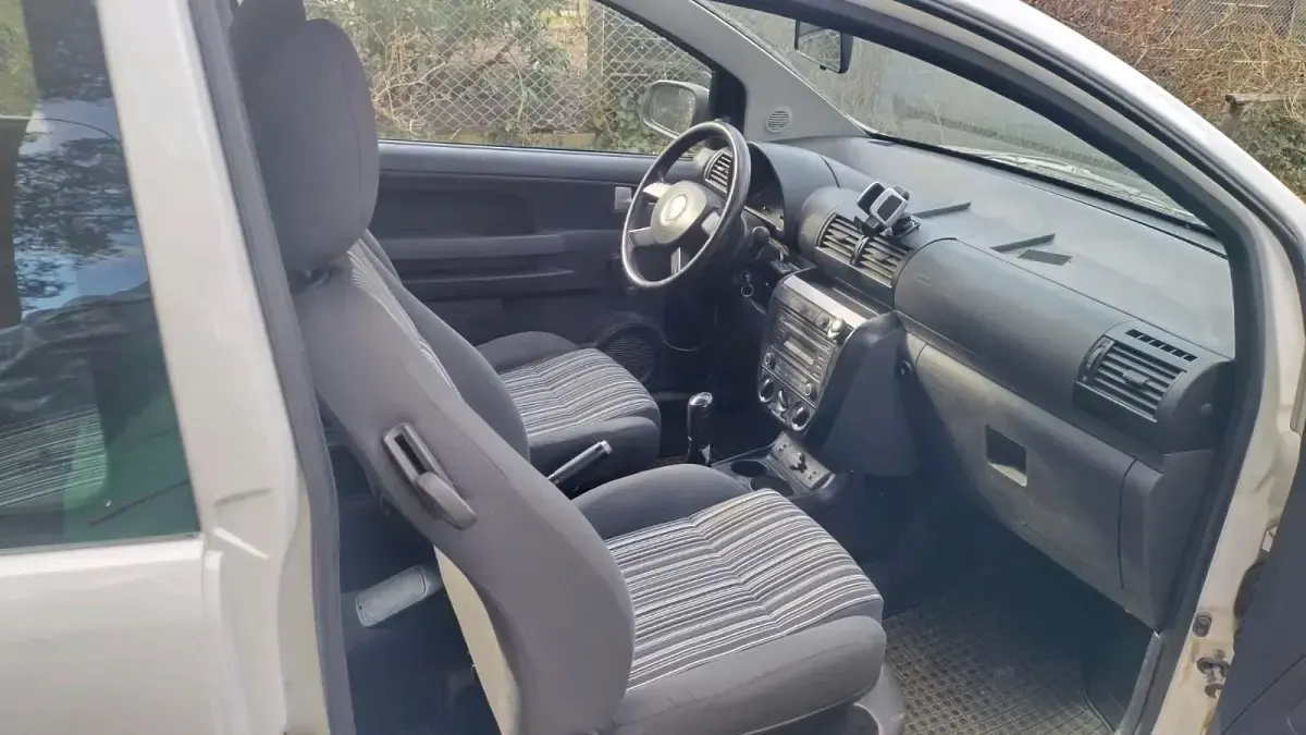 Gebraucht VW Fox 55 PS (40 kW) 2006 Weiß Kleinwagen
