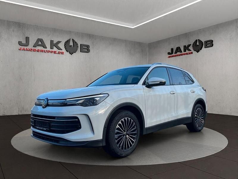 Gebraucht VW Tiguan Life 131 PS (96 kW) 2024 Pure white SUV