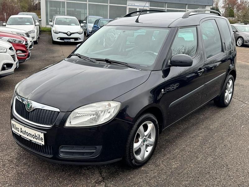 Schwarz Gebraucht 2009 Skoda Roomster Plus Edition Van / Kleinbus | 5.299 € (Teuer) - Bild 1/4