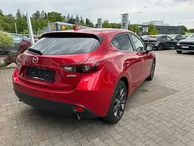 Usata Mazda 3 Nakama 165 CV (121 kW) 2016 Rosso Berlina