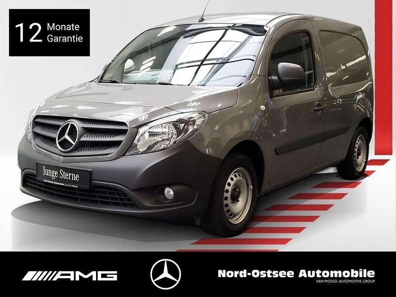 Grau Gebraucht 2017 Mercedes Citan 112 Kombi | 12.245 € (Teuer) - Bild 1/4