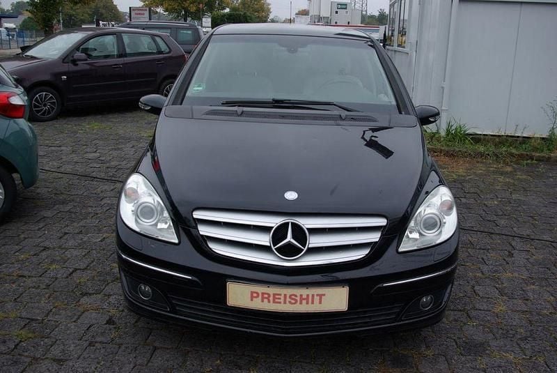 Kosmosschwarz Gebraucht 2008 Mercedes B200 Van / Kleinbus | 3.880 € (Guter Preis) - Bild 1/4