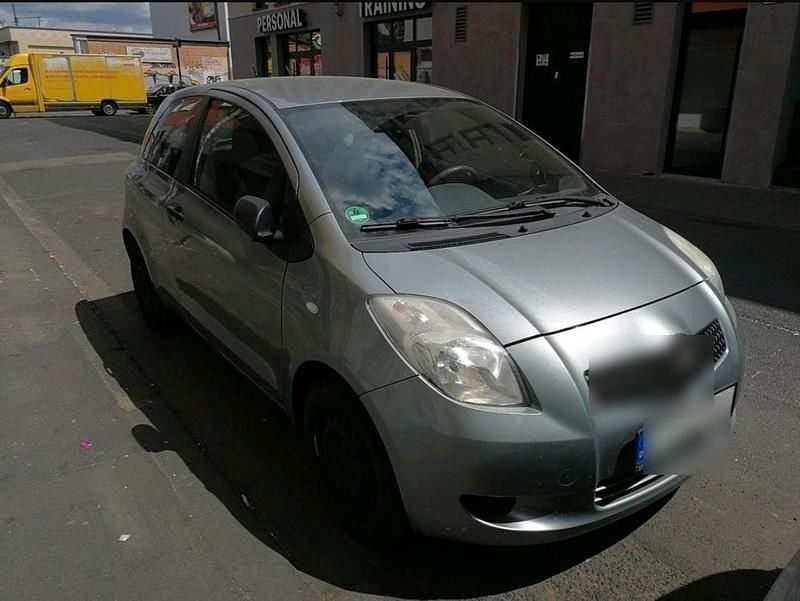 Silber Gebraucht 2006 Toyota Yaris Kleinwagen | 1.800 € (Guter Preis) - Bild 1/4
