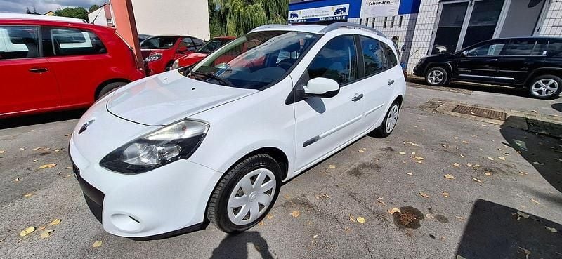 Weiß Gebraucht 2010 Renault Clio GrandTour Dynamique Kombi | 2.490 € (Fairer Preis) - Bild 1/4