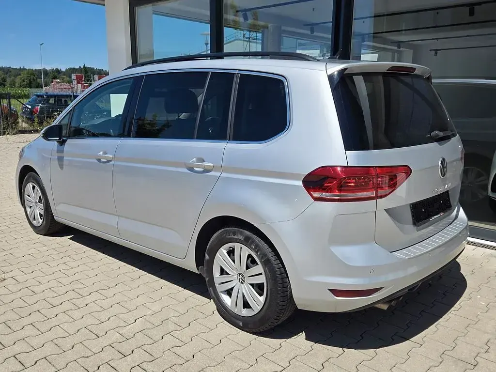 Gebraucht VW Touran Highline 150 PS (110 kW) 2021 Silber Van / Kleinbus