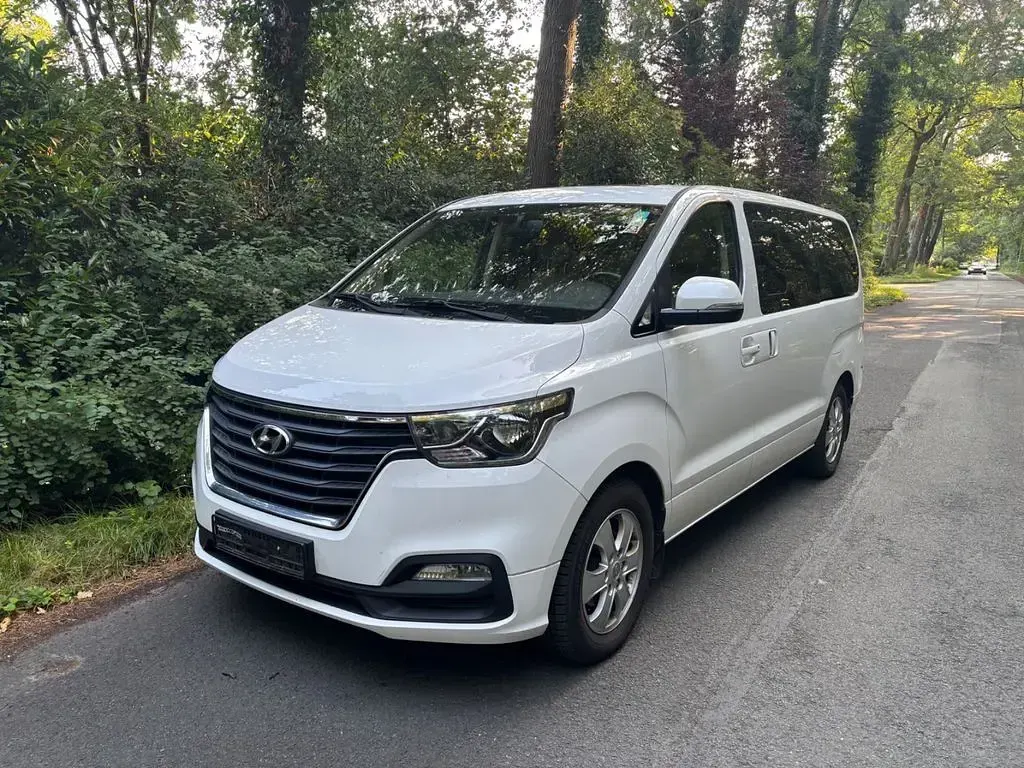 Gebraucht Hyundai H-1 170 PS (125 kW) 2019 Weiß Van / Kleinbus