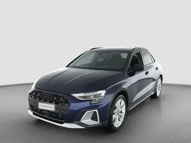 Gebraucht Audi A3 e-tron Ambiente 204 PS (150 kW) 2025 Navarrablau metallic Kleinwagen